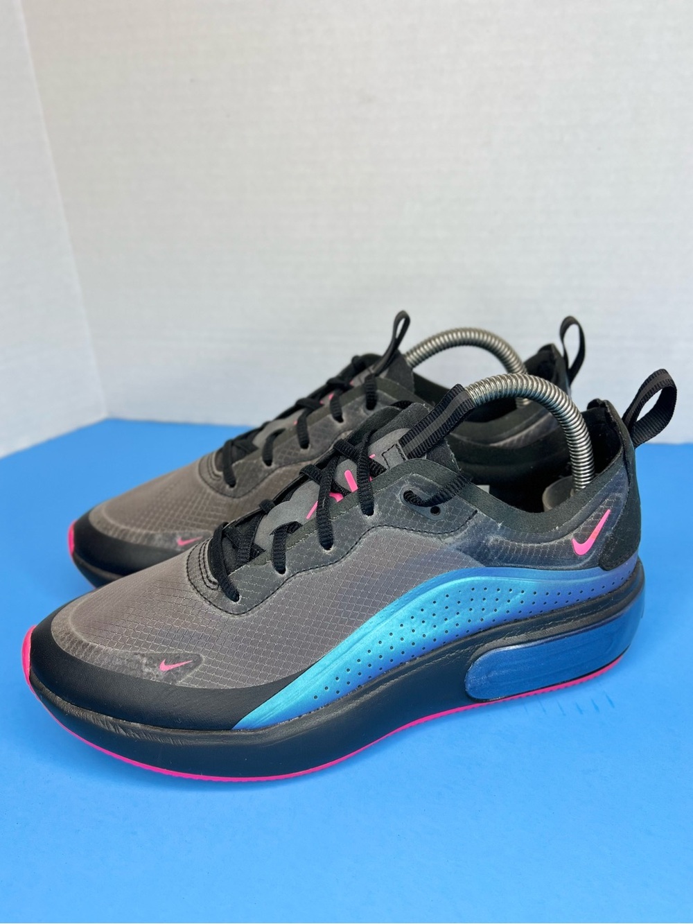 Nike Air Max Dia “Throwback Future” Womens Sz 9M AR7410-001 XLNT NO BOX